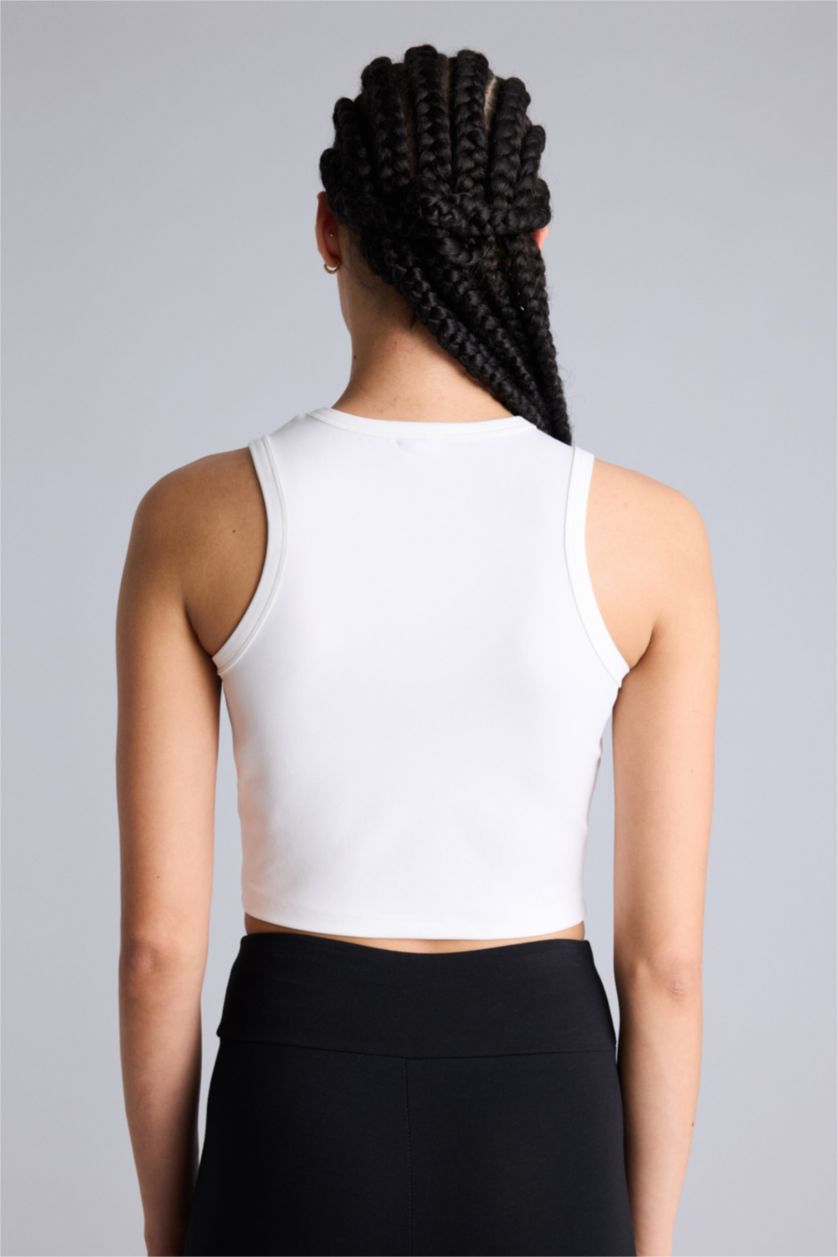 نساء بيج فاتح فانيلة كروب توب بياقة مستديرة بدون كم