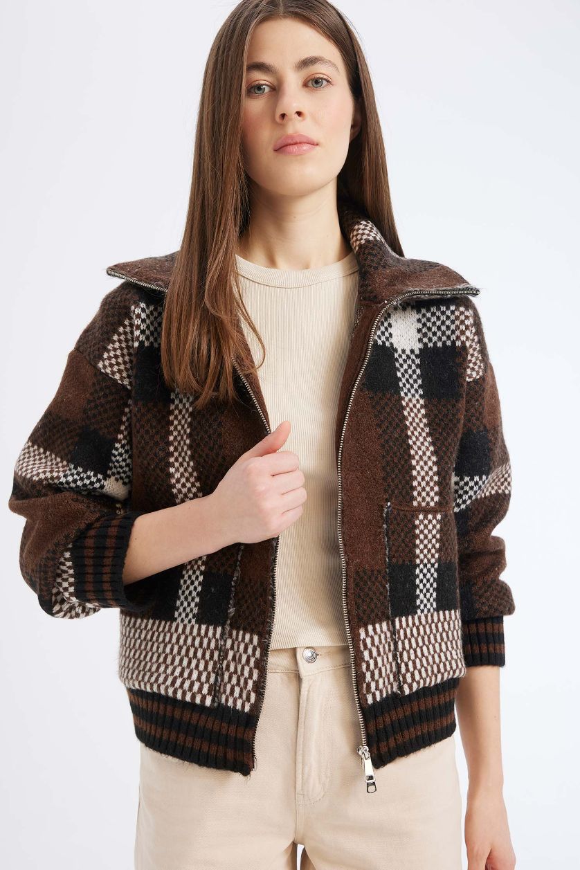 نساء بني جاكيت كاروهات قصة عادية بياخة بولو