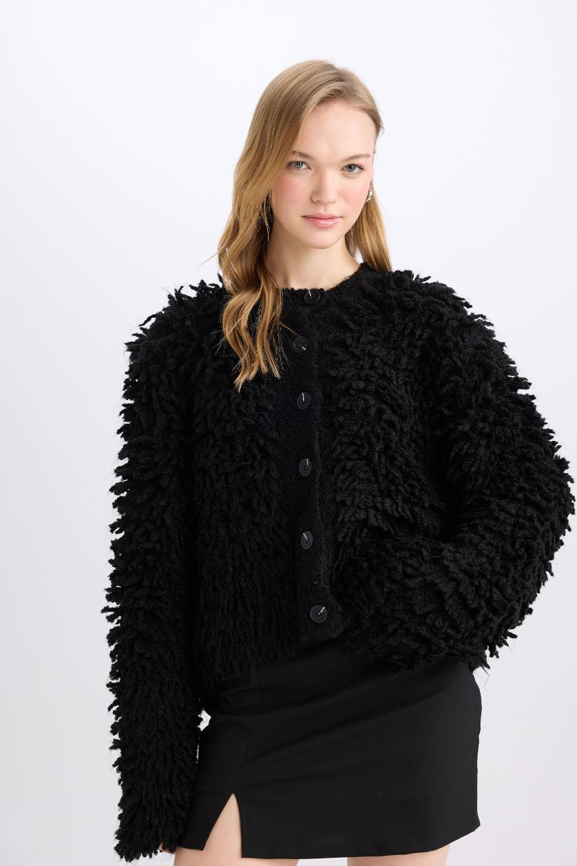 Woman Black Regular Fit Crew Neck Tassel Knitted Cardigan