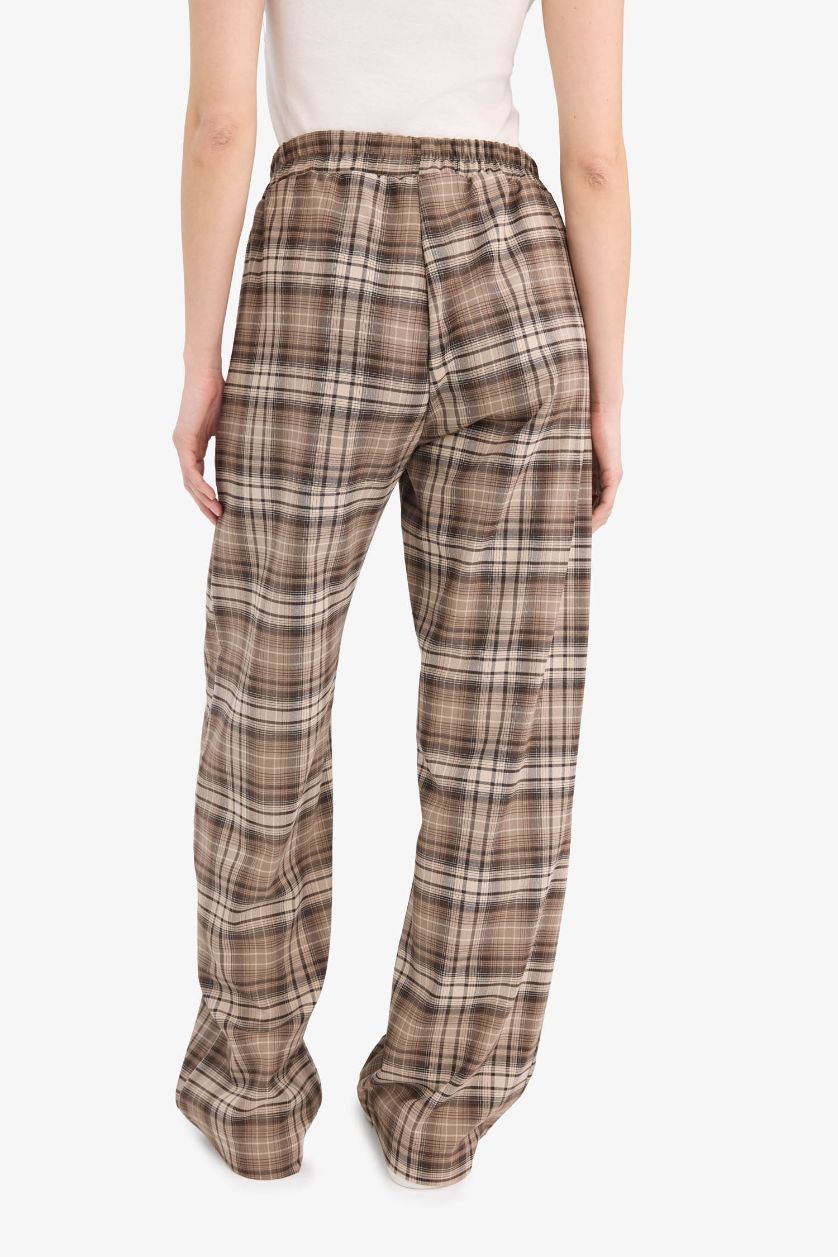 Woman Brown Straight Fit Plaid Trousers
