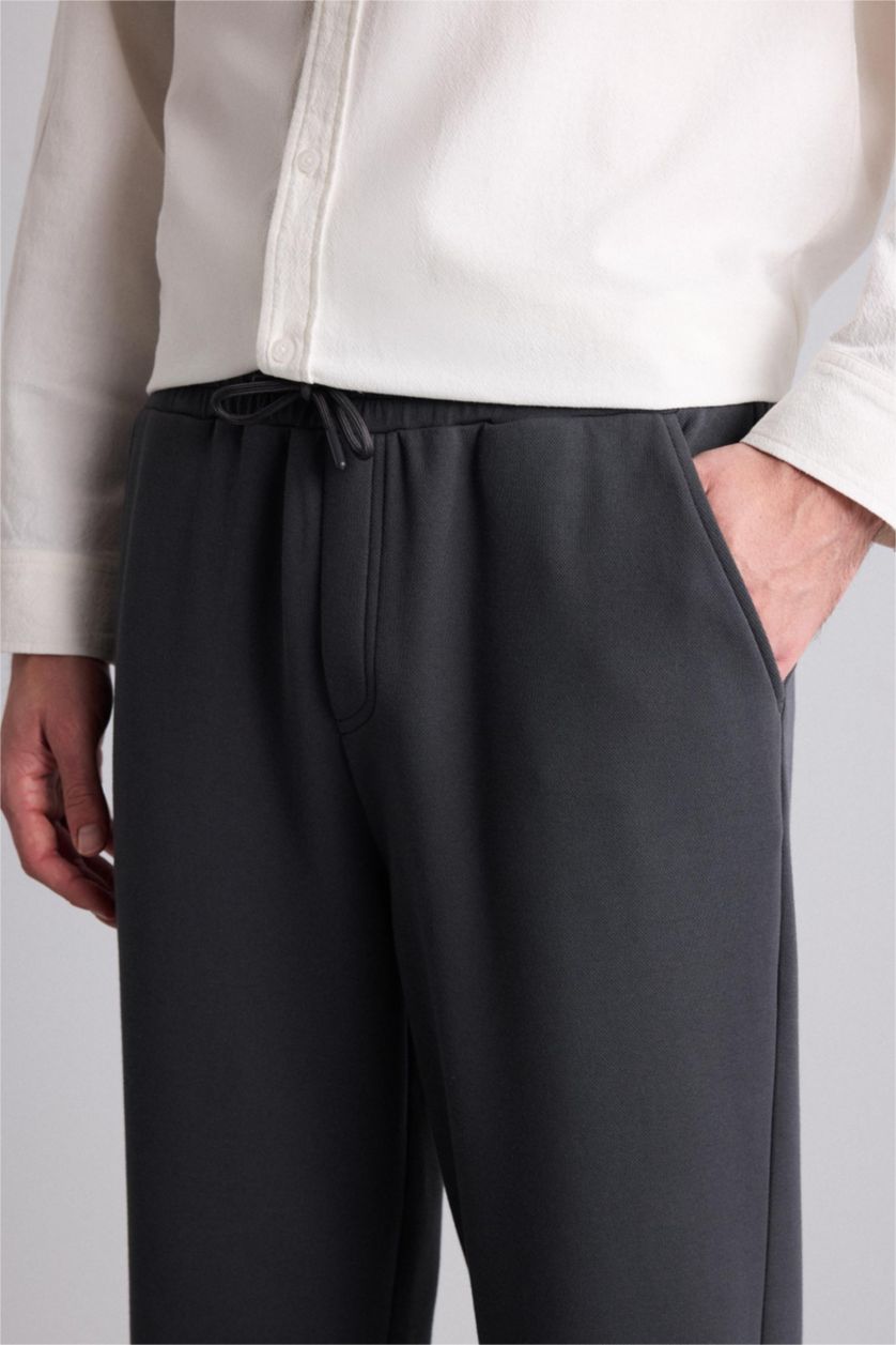 رجال أنثرا Regular Fit Trousers