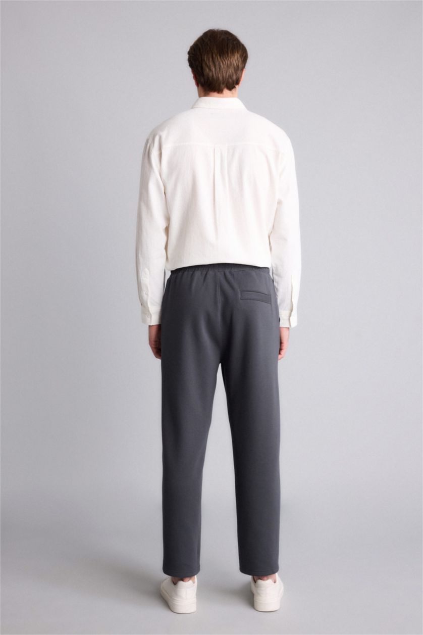 رجال أنثرا Regular Fit Trousers