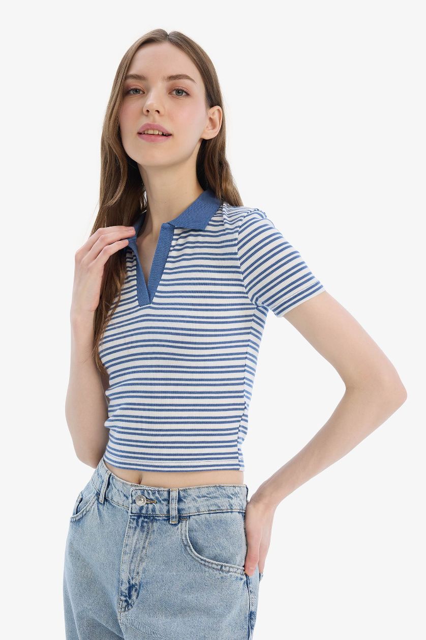 حريمي نيلي فاتح تيشيرت مخطط نص كم  مضلع بياقة بولو