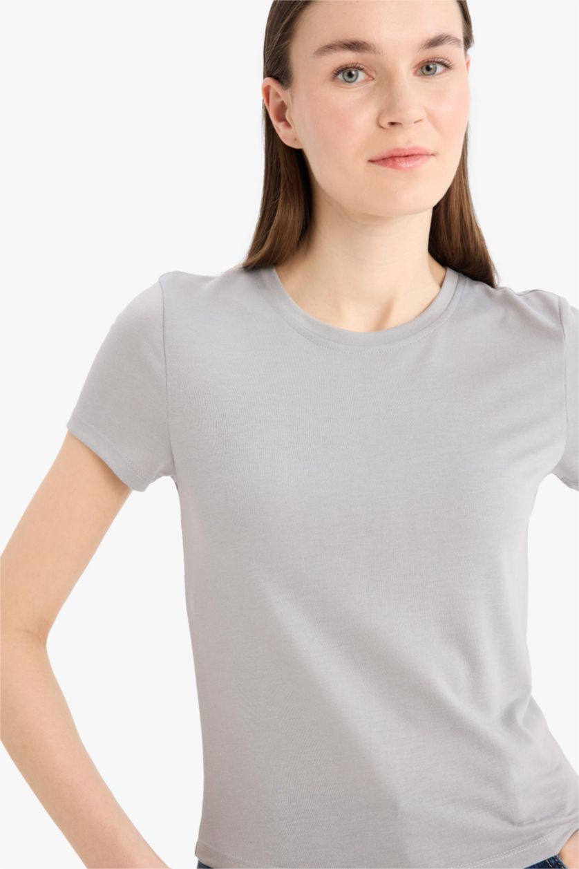 Woman Light Grey Fitted Crew Neck Basic Short Sleeve T-Shirt