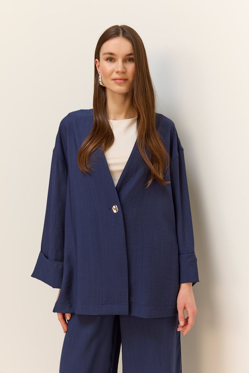 Woman NAVY Relax Fit Crinkle Fabric V-Neck Long Sleeve Tunic