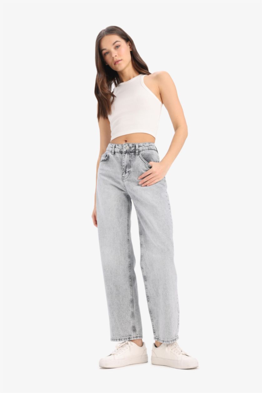 Kadın Gri Straight Fit Yüksek Bel Kısa Paça Jean Yıkamalı Pantolon