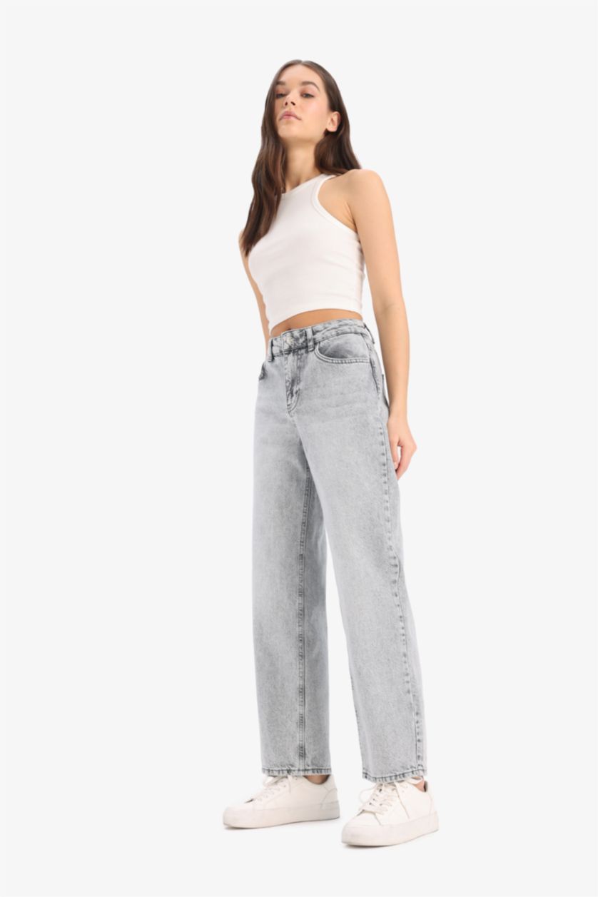 Kadın Gri Straight Fit Yüksek Bel Kısa Paça Jean Yıkamalı Pantolon