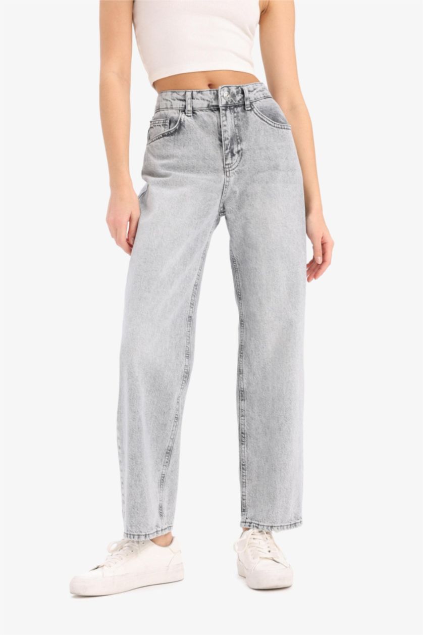 Kadın Gri Straight Fit Yüksek Bel Kısa Paça Jean Yıkamalı Pantolon