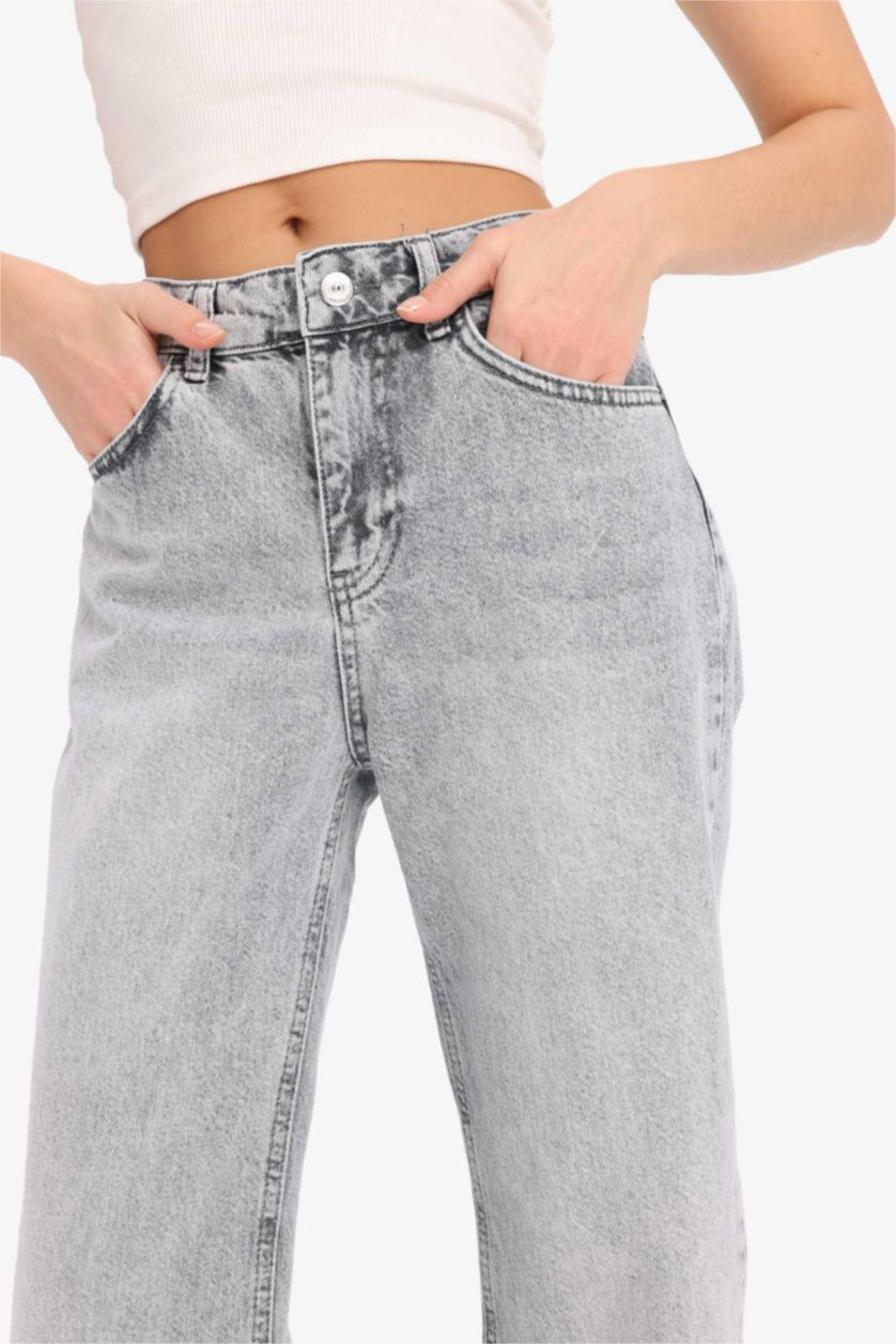 Kadın Gri Straight Fit Yüksek Bel Kısa Paça Jean Yıkamalı Pantolon