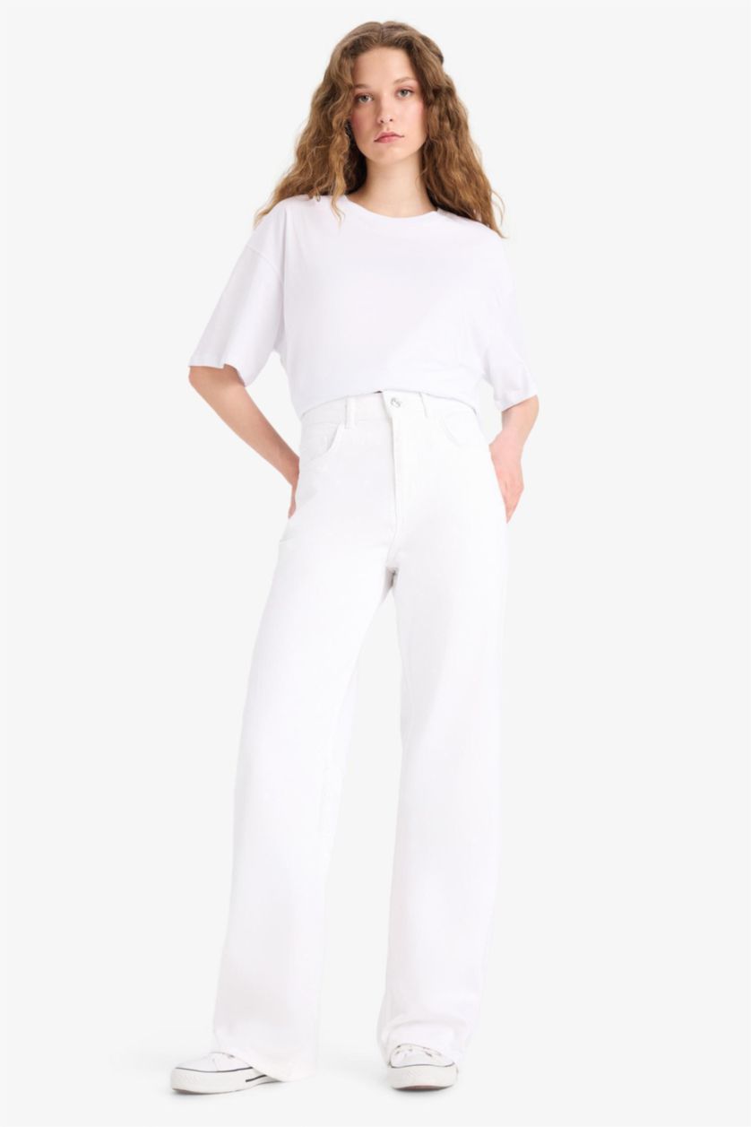 حريمي أبيض (000) بنطلون جينز ابيض قصة واسعة مستقيمة وخصر عالي