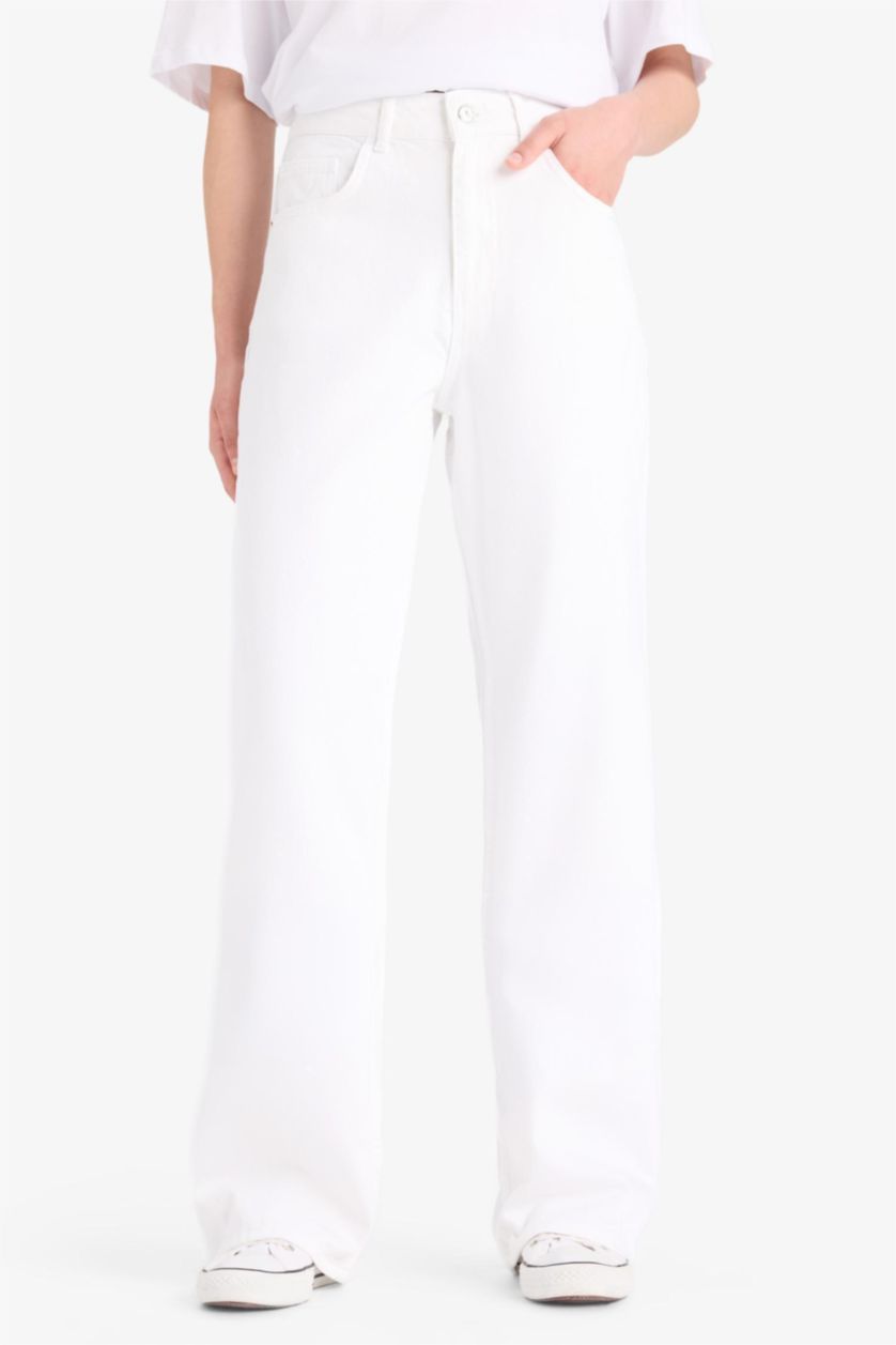 حريمي أبيض (000) بنطلون جينز ابيض قصة واسعة مستقيمة وخصر عالي