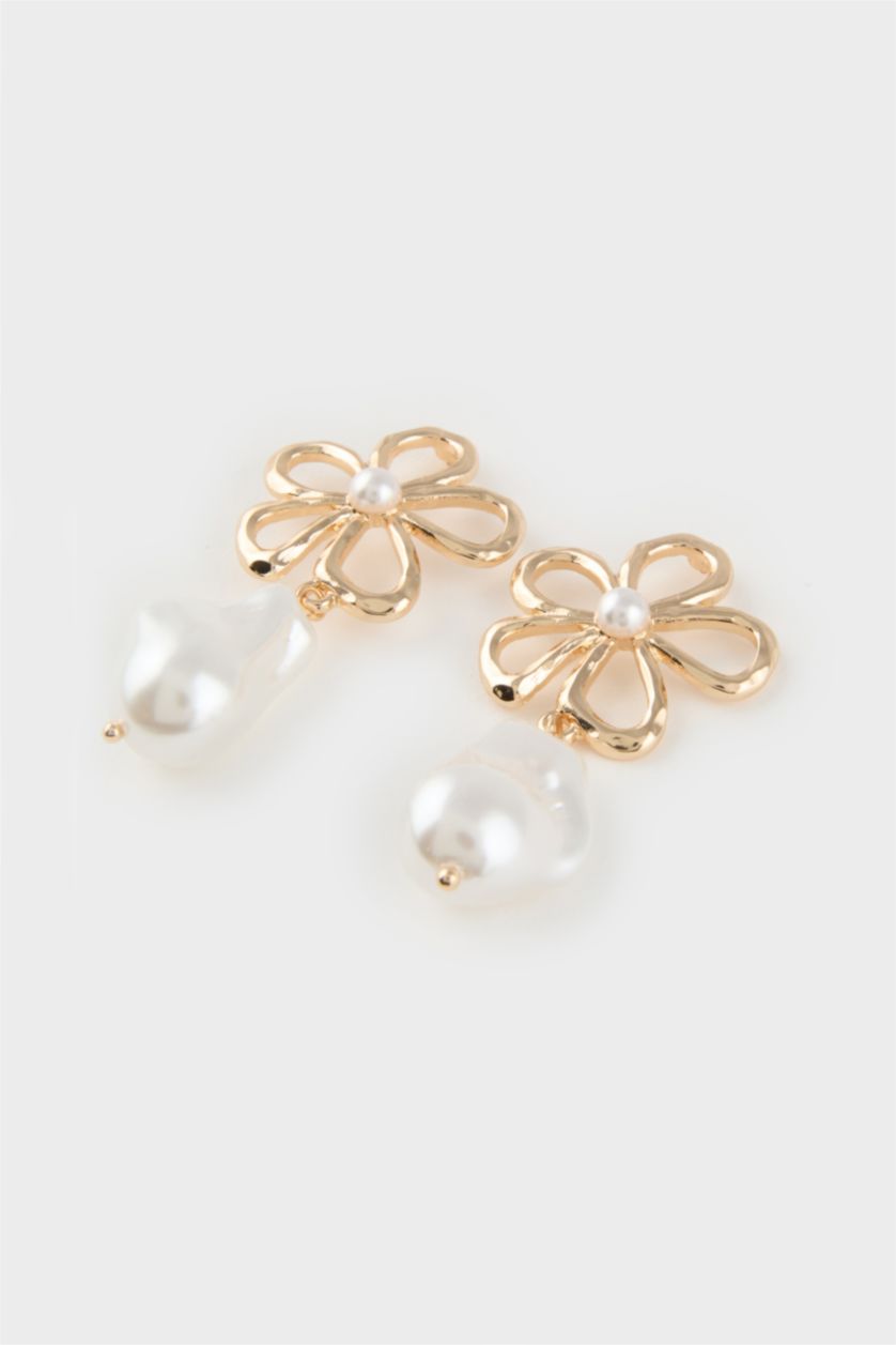 Woman Karma Woman Floral Pearl Earrings