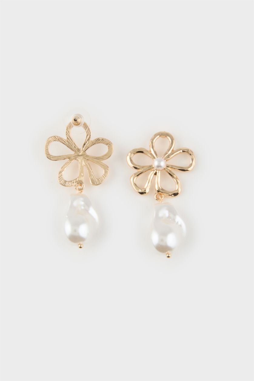 Woman Karma Woman Floral Pearl Earrings