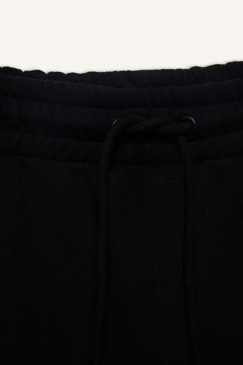 MAN Black Regular Fit Cargo Pants