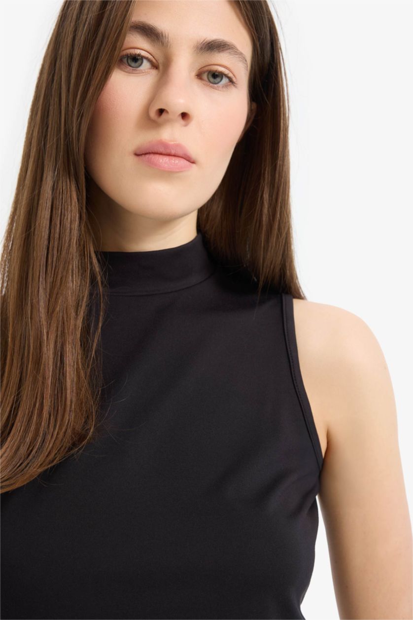 Kadın Siyah Slim Fit Dar Kesim Yarım Balıkçı Yaka Basic Düz Atlet