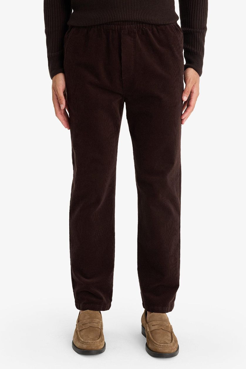 رجال بني بنطرون قطيفة قصة مريحة ورجل عادية