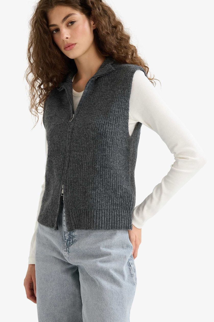 Kadın Antrasit Regular Fit Yarım Balıkçı Yaka Fermuarlı Triko Süveter