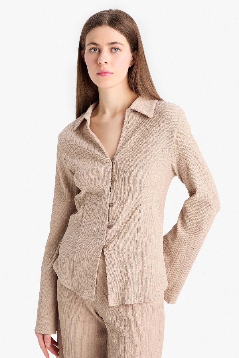 FEMME Beige Chemise en viscose froncée à manches longues