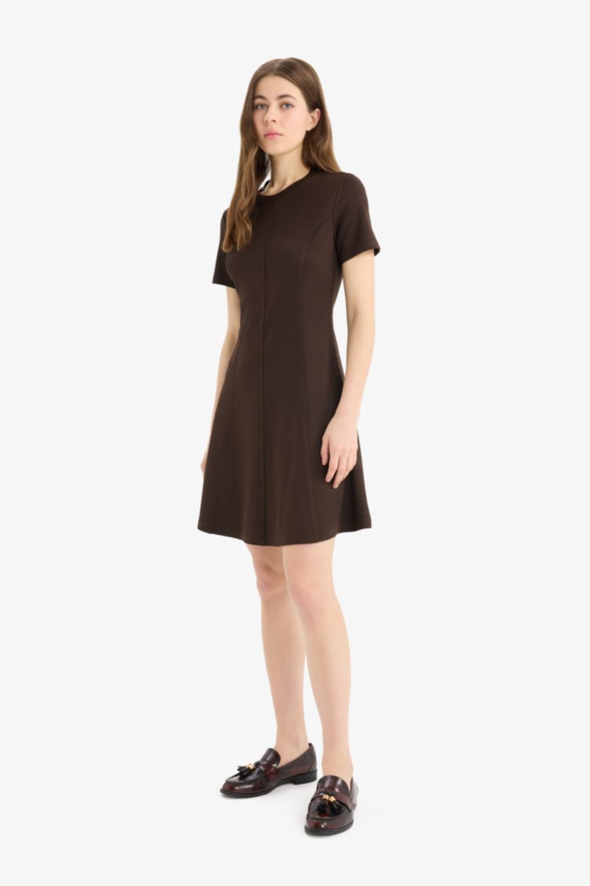 Kadın Kahve Bisiklet Yaka Basic Düz Kısa Kollu Mini Elbise