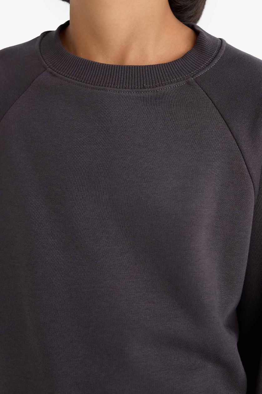 أولادي أنثرا غامق سويت شيرت اولادي رمادي بيزك سادة قصة عادية