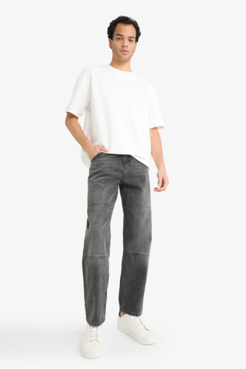 Man Black Relax Fit Ripped Detail Jeans