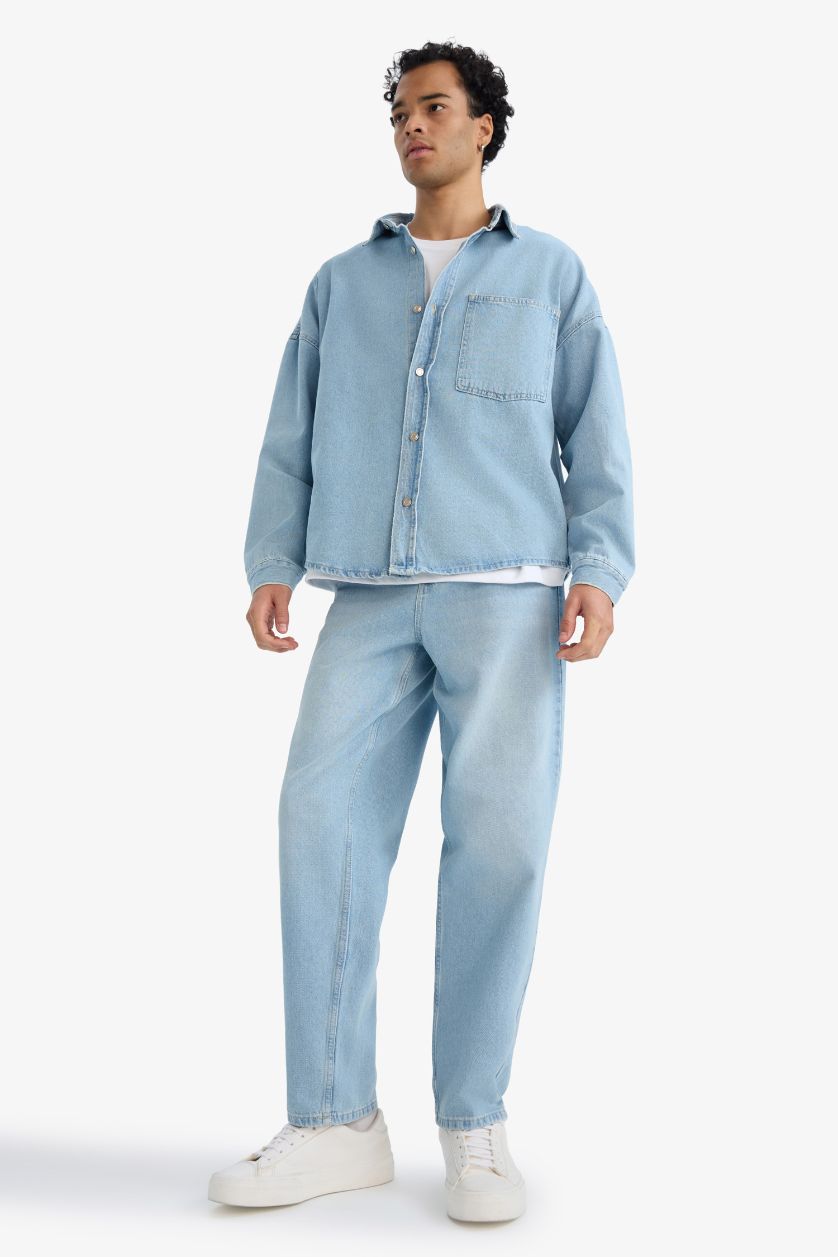 Man Light Blue Relax Fit Straight Leg Jeans