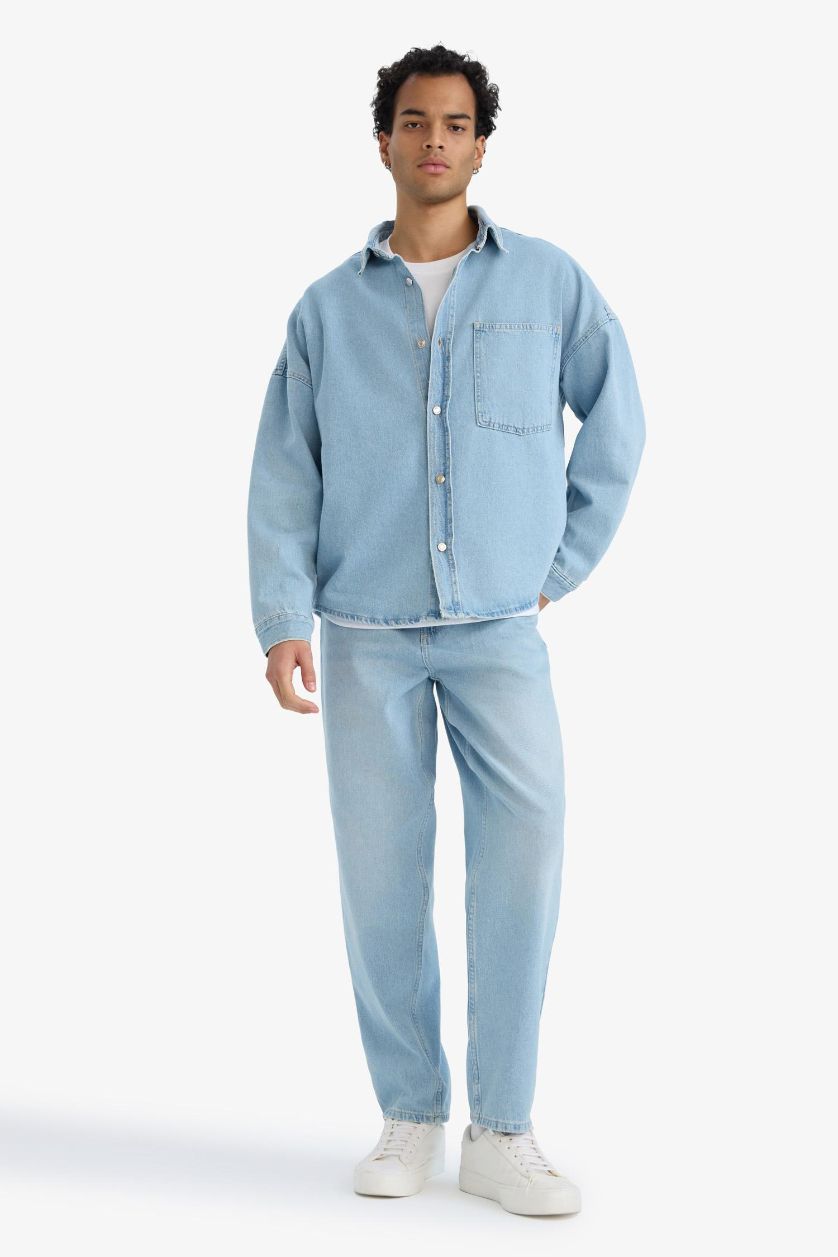 Man Light Blue Relax Fit Straight Leg Jeans