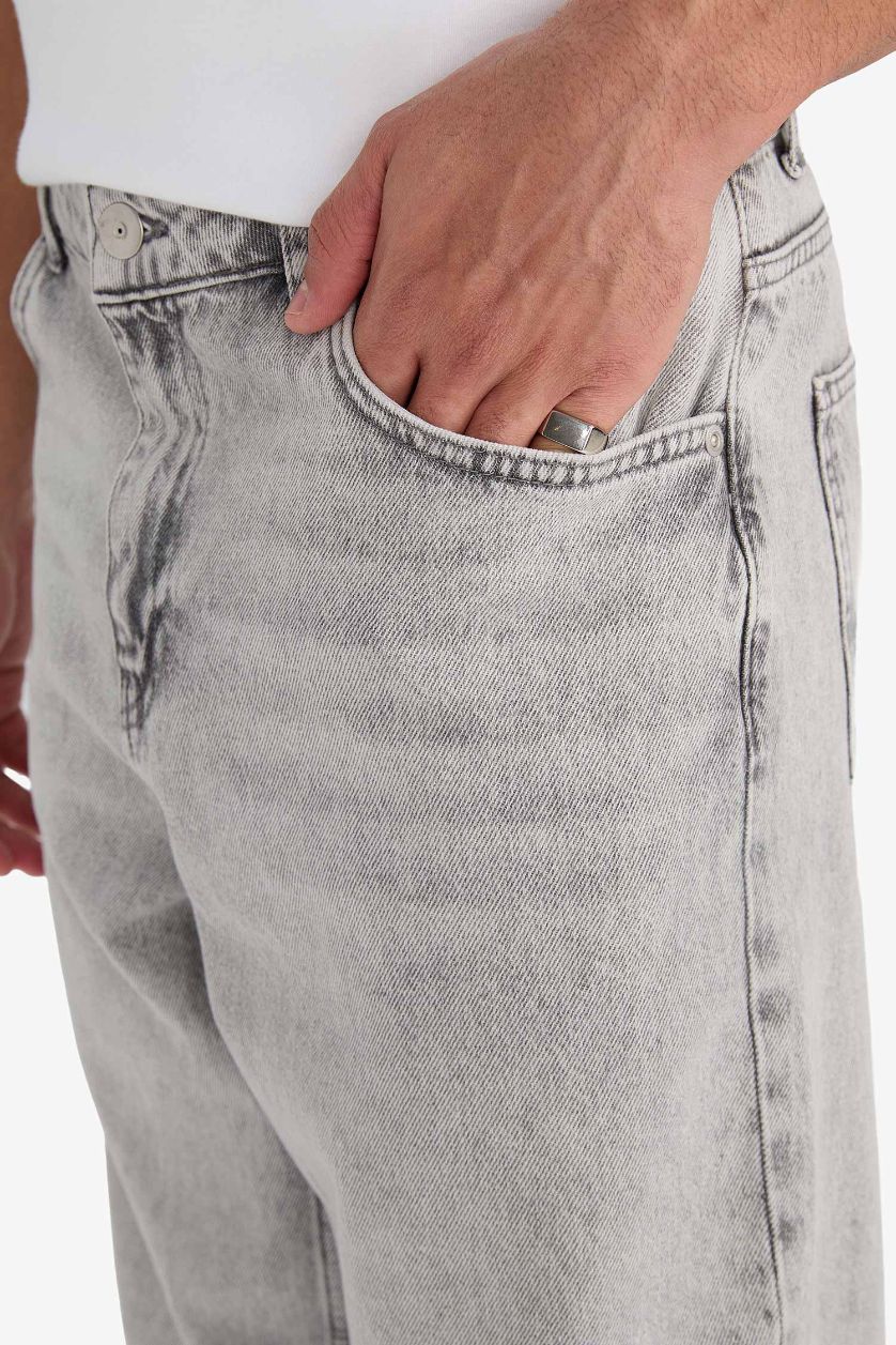 Erkek Açık Gri Relax Fit Düz Paça Jean Pantolon