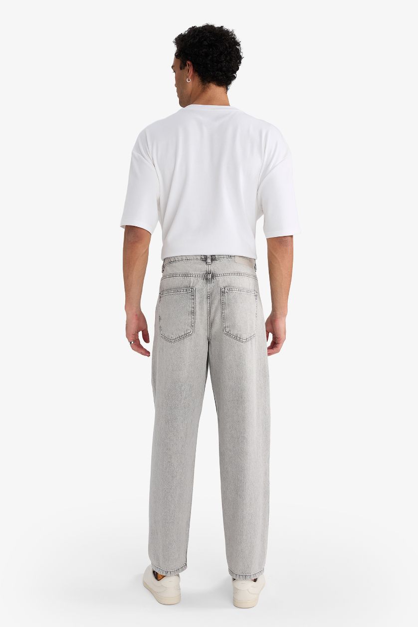 Erkek Açık Gri Relax Fit Düz Paça Jean Pantolon