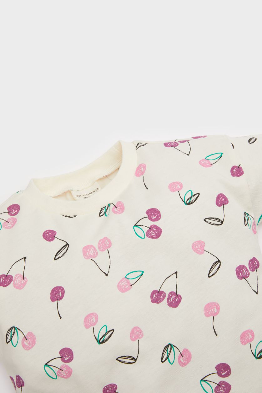 Kız Bebek Kırık Beyaz 2'li Takım Desenli Kısa Kollu Tişört Beli Lastikli Şort Kız Bebek