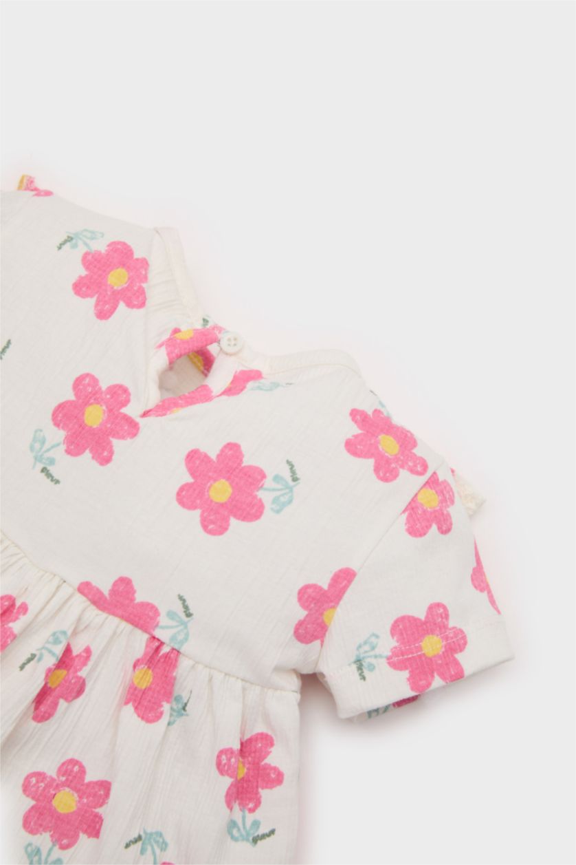 Kız Bebek Ekru 2'li Takım Çiçekli Kısa Kollu Bluz Beli Lastikli Pantolon Kız Bebek