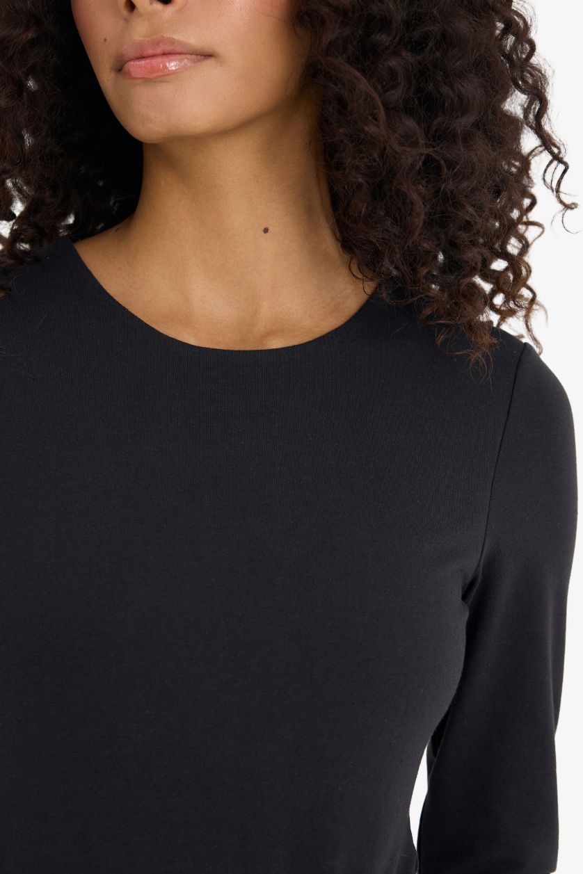WOMAN Black Woman Long Sleeve T-Shirt