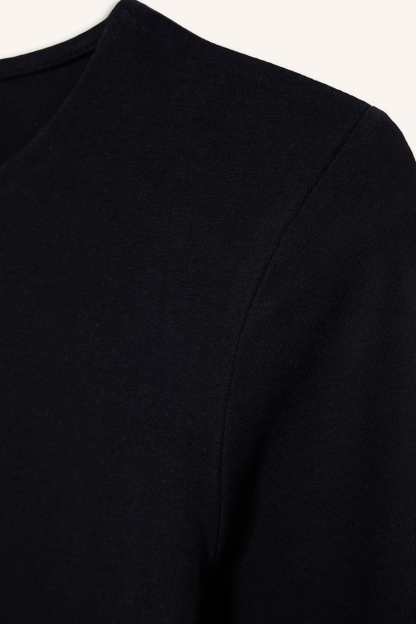 Әйелдерге қара Slim Fit боди
