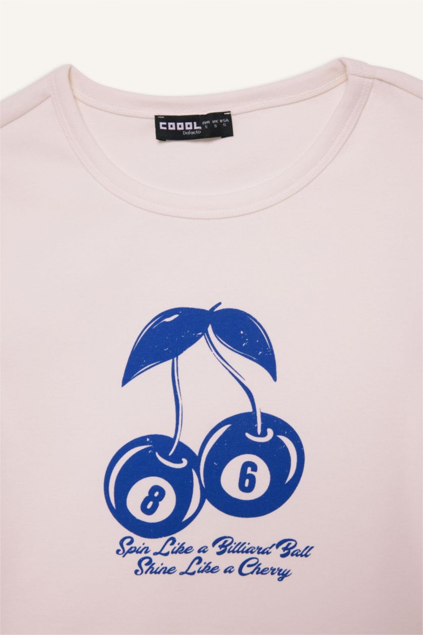 Kadın Kırık Beyaz Fitted Bisiklet Yaka Baskılı Ribana Kısa Kollu Tişört