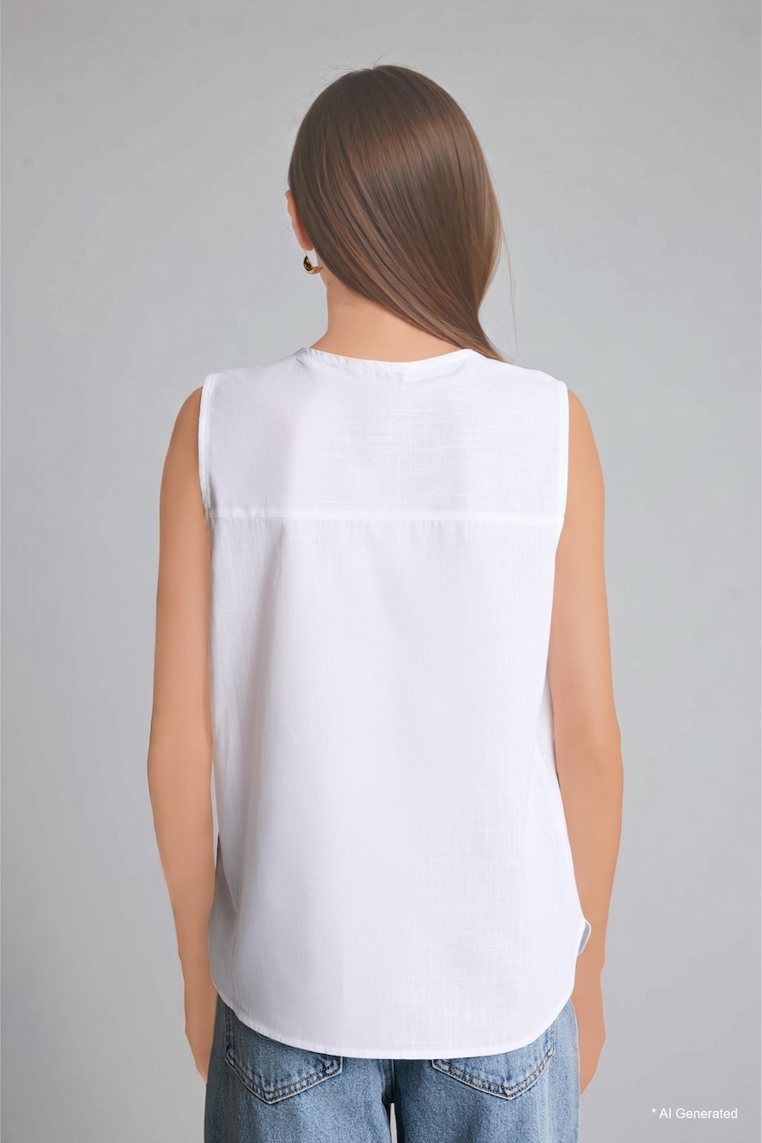 Kadın Beyaz %100 Pamuk Regular Fit Kolsuz Flamlı Bluz