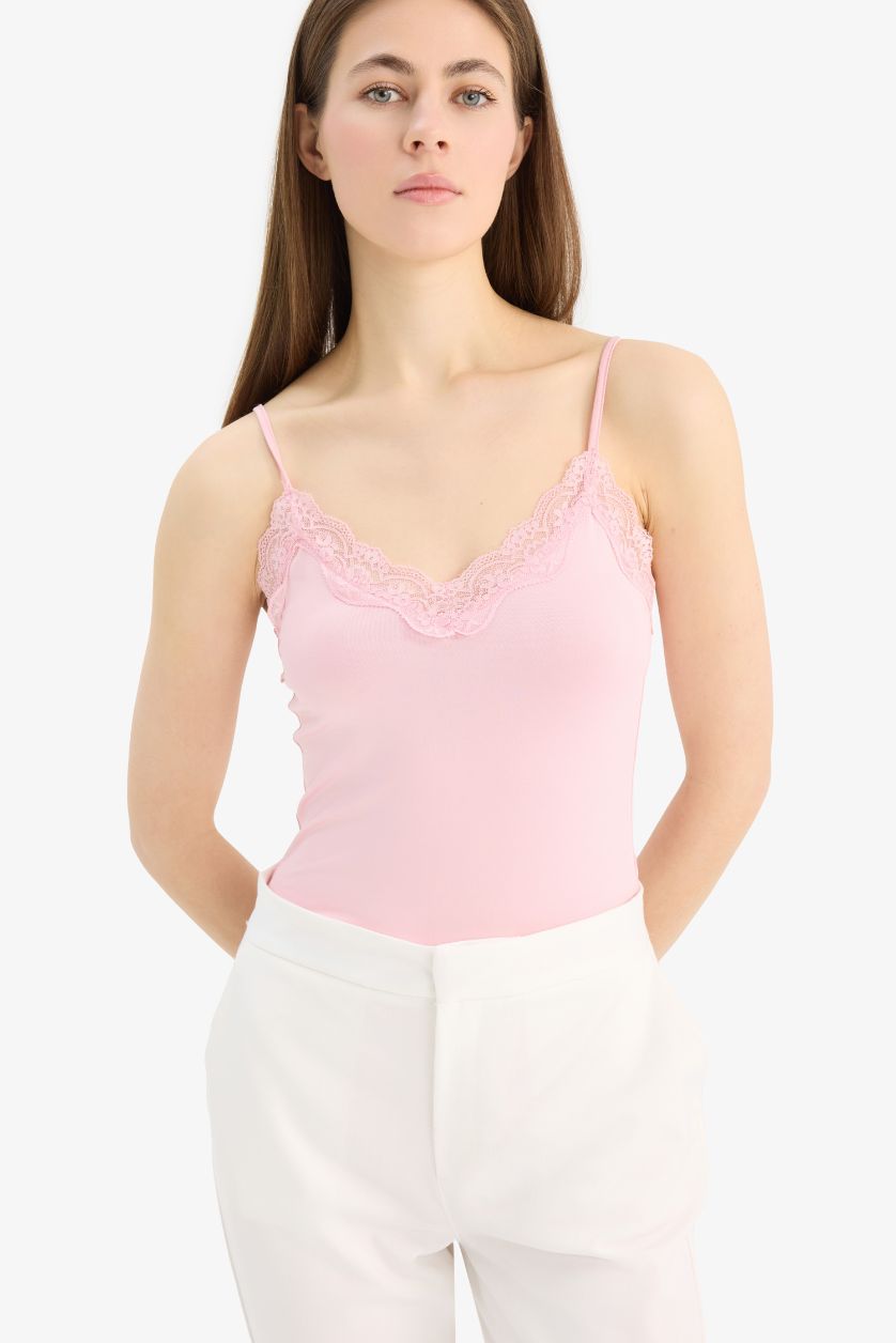 Kadın Açık Pembe Slim Fit Dar Kesim V Yaka Dantelli Çıtçıtlı Body