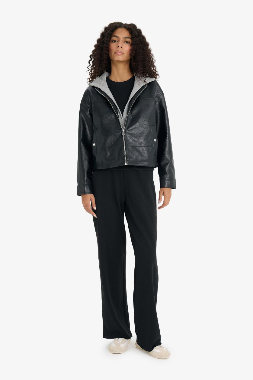 Kadın Siyah Relax Fit Çıkarılabilir Kapüşonlu Fermuarlı Suni Deri Mont