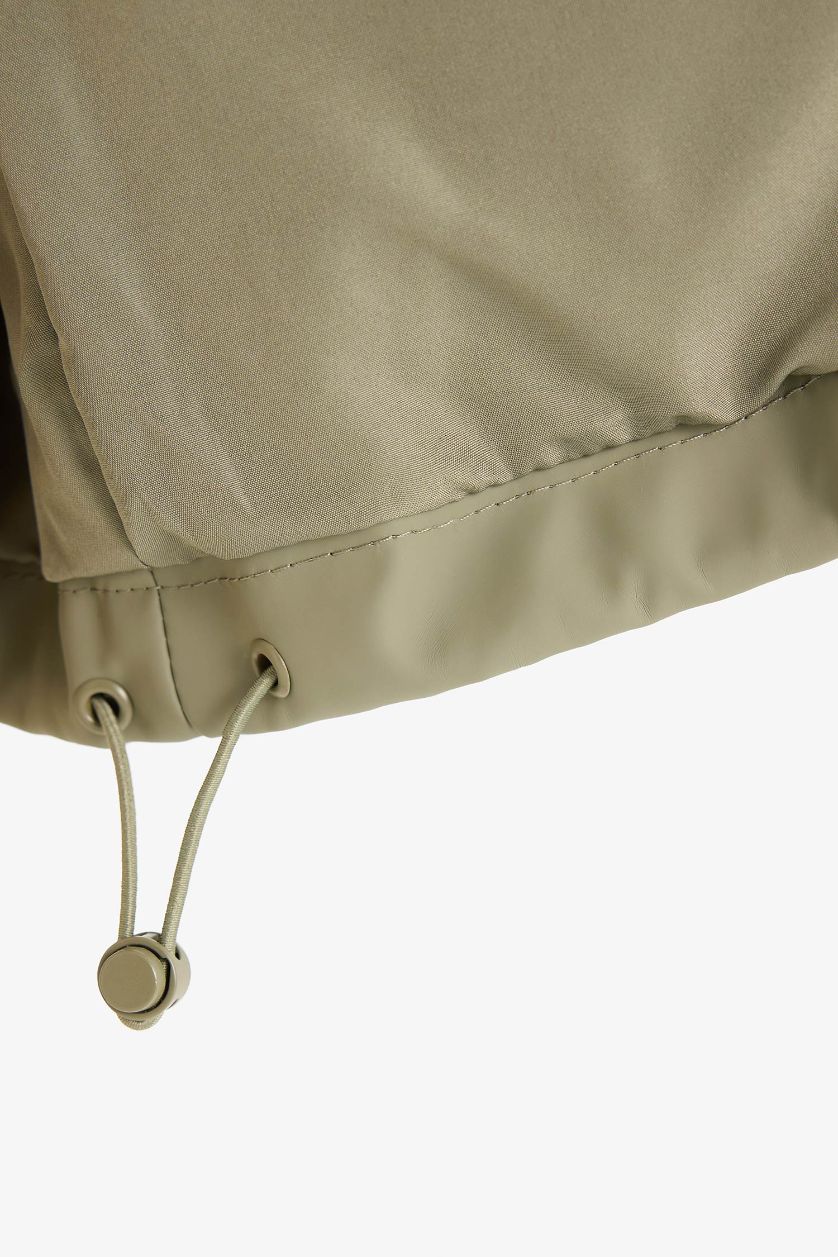 Kadın Haki Su İtici Kapüşonlu Suni Deri Yağmurluk