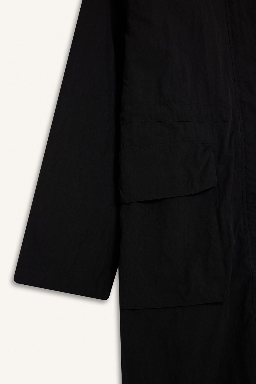 Kadın Siyah Su İtici Kapüşonlu Fermuarlı Uzun Yağmurluk