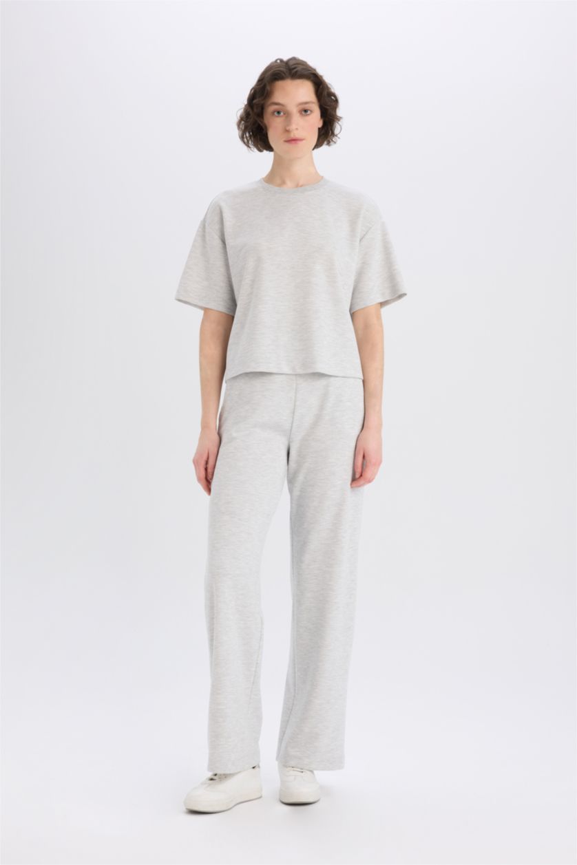 نساء رمادي فاتح تيشيرت نص كم  اوفر سايز قصة عادية برقبة مستديرة