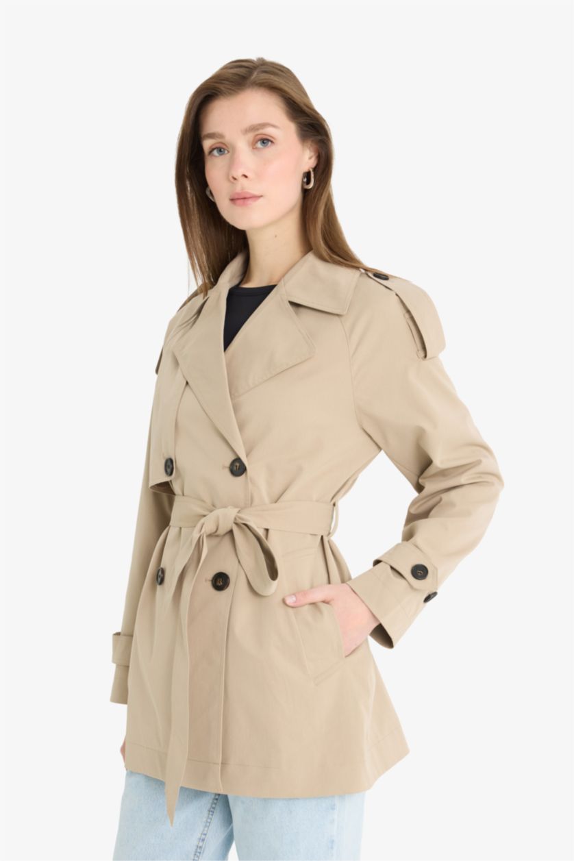 Kadın Bej Regular Fit Kemerli Düğmeli Cepli Trençkot 