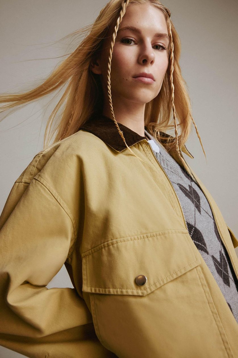 Woman Camel Regular Fit Contrast Collar Zippered Crop Jacket