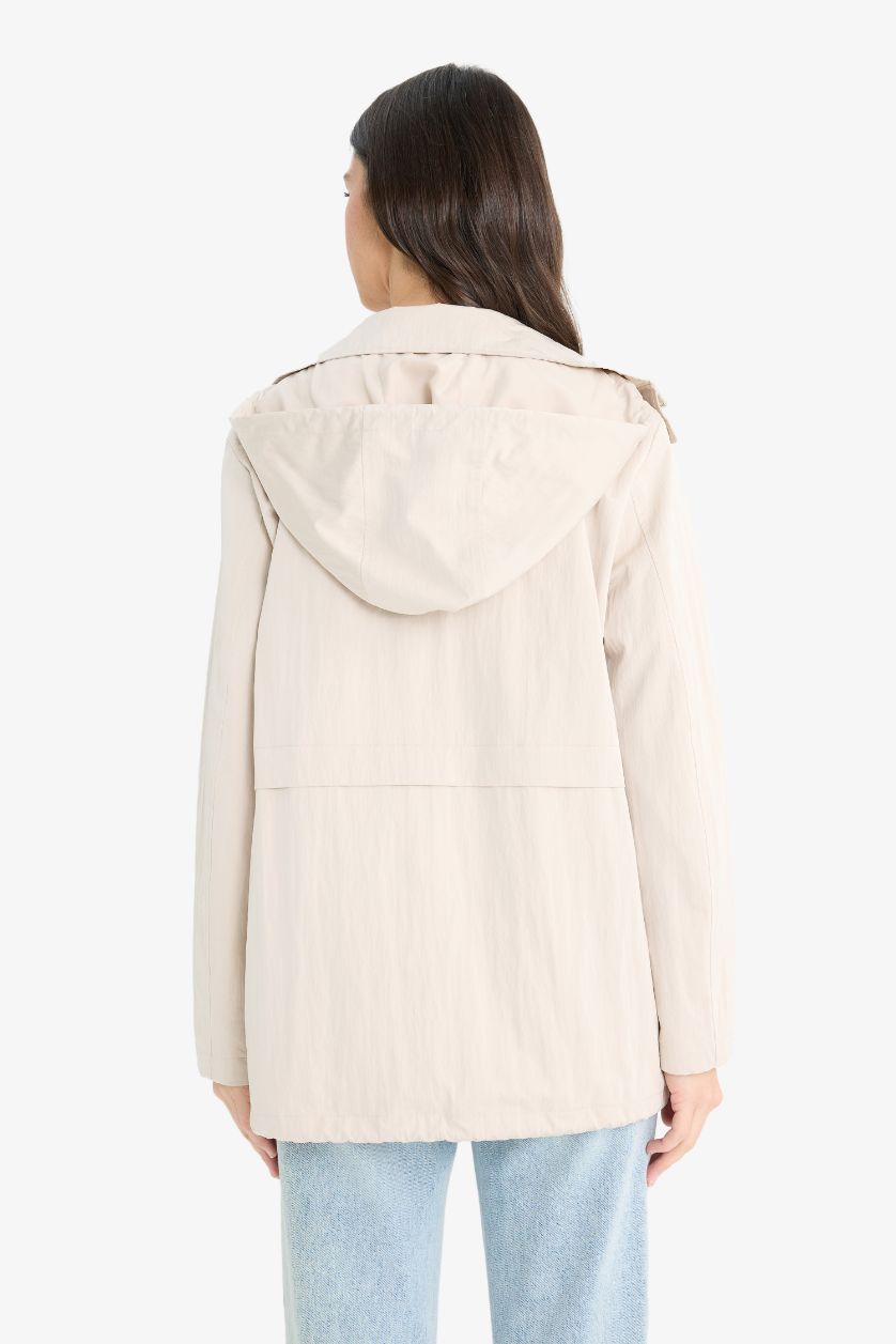 Kadın Bej Su Geçirmez Regular Fit Kapüşonlu Fermuarlı Yağmurluk