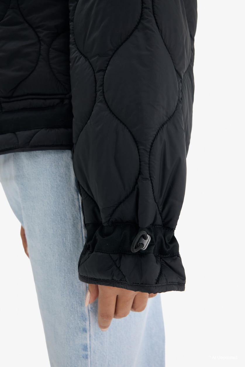 Kadın Siyah Su İtici Su Geçirmez Regular Fit Fermuarlı Kapitoneli Mont