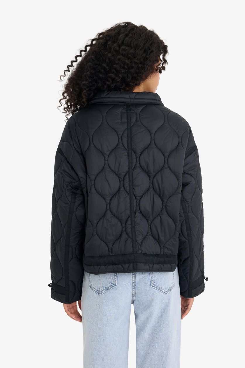 WOMAN Black Regular Fit Zippered Pocketed Waterproof Jacket