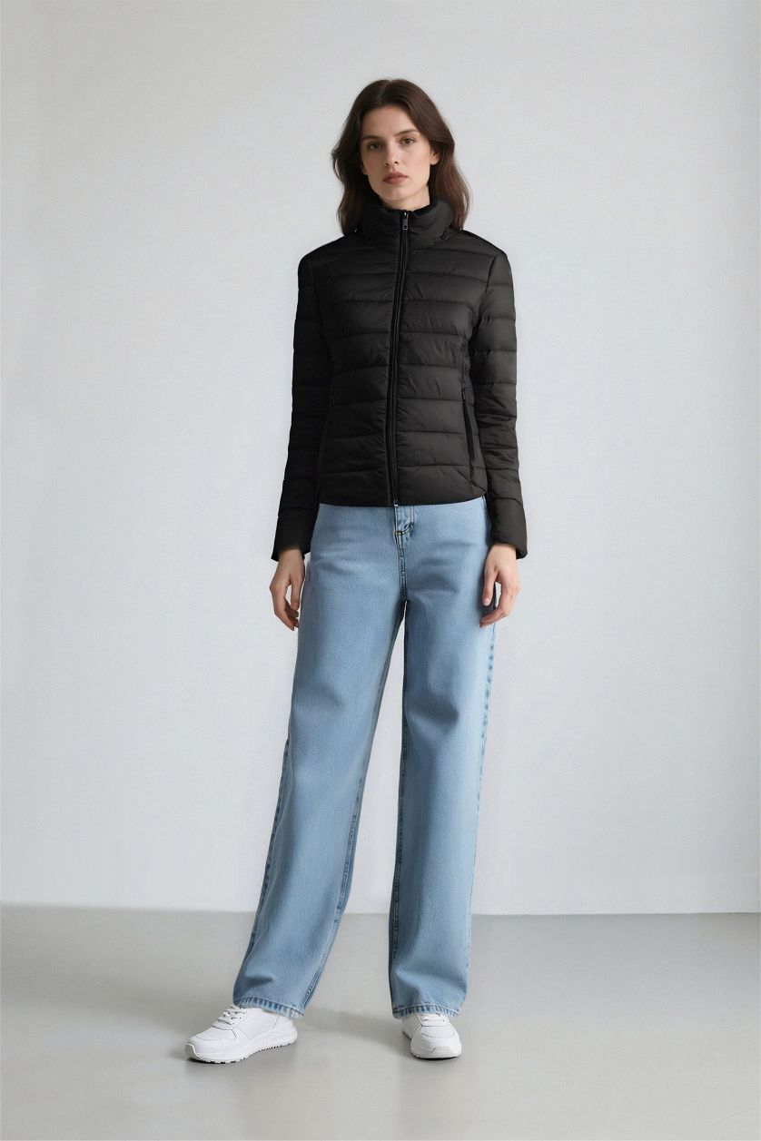 Woman Black Waterproof Regular Fit High Neck Zippered Puffer Jacket