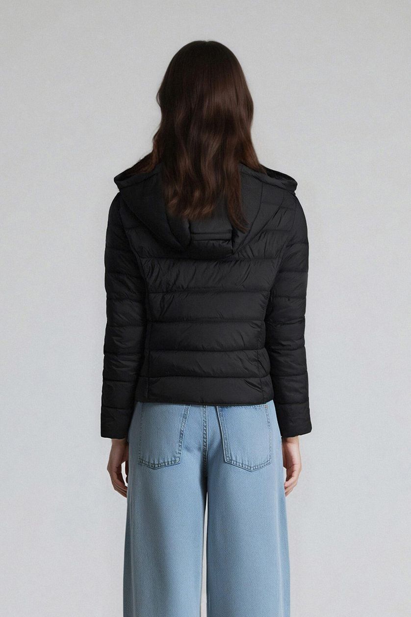 Woman Black Waterproof Regular Fit High Neck Zippered Puffer Jacket