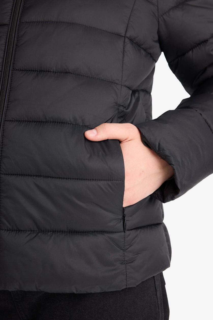 Woman Black Waterproof Regular Fit High Neck Zippered Puffer Jacket