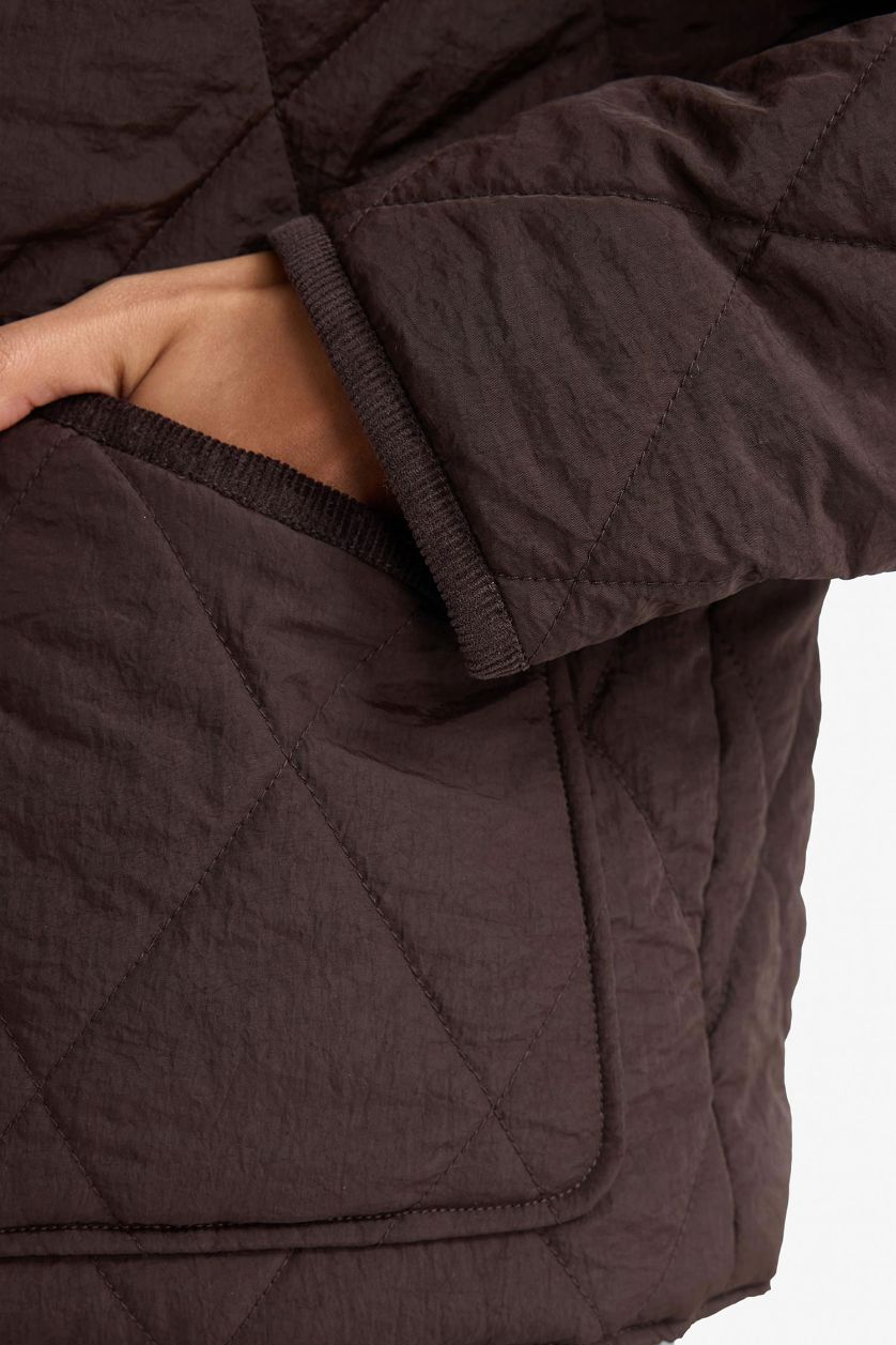 Kadın Camel Su Geçirmez Regular Fit Polo Yaka Çıtçıtlı Cepli Mont