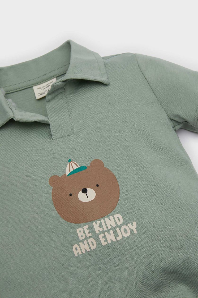 طفل صغير كاكي فاتح طقم اولادي مطبوع قصة عادية - قطعتين